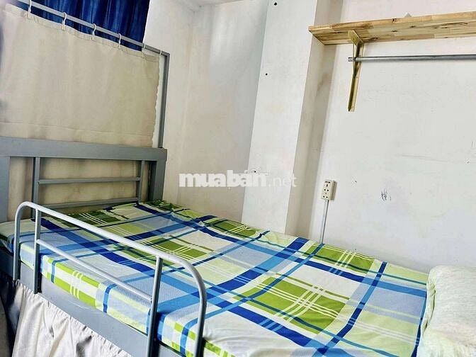 Cần pass giường KTX Dương Quảng Hàm