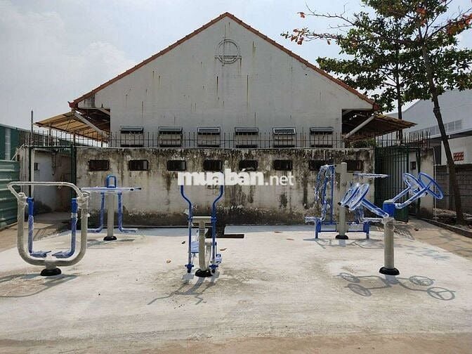 Nhà 70, sân rộng, cây xanh, yên tĩnh, ĐN riêng