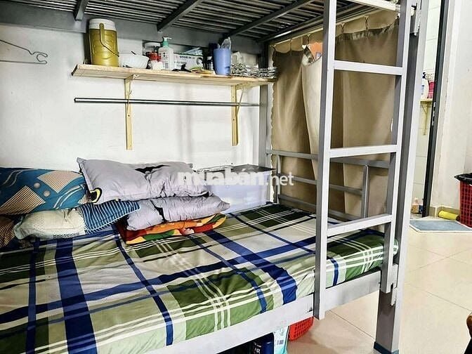 Cần pass giường KTX Dương Quảng Hàm