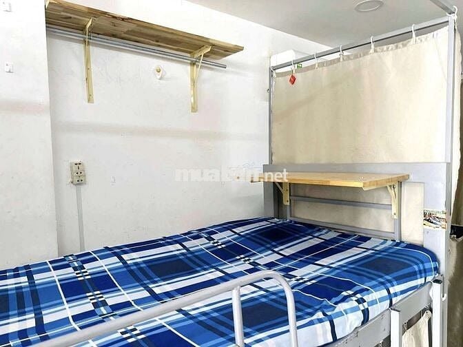 Cần pass giường KTX Dương Quảng Hàm