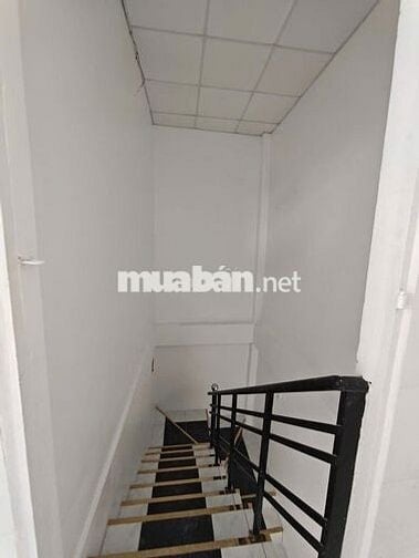 Cho thuê nhà 4 triêụ 2 góc mặt tiền gần bệnh viện Phụ Sản Cần Thơ