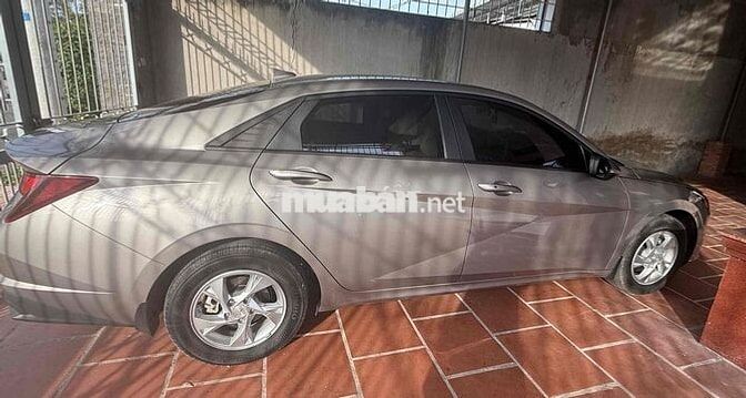 Hyundai Elantra Xám 5 chỗ