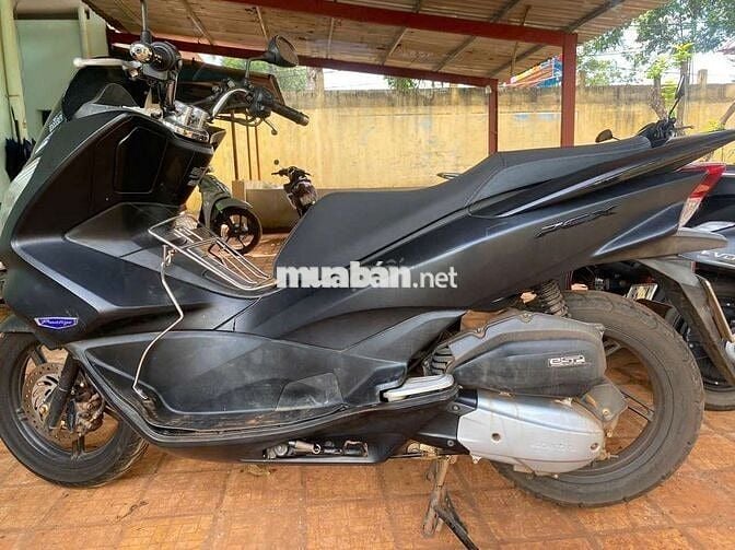 Muốn bán xe tay ga pcx màu đen, sử dụng 2017