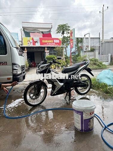 Xe máy Honda Sonic màu đen trắng