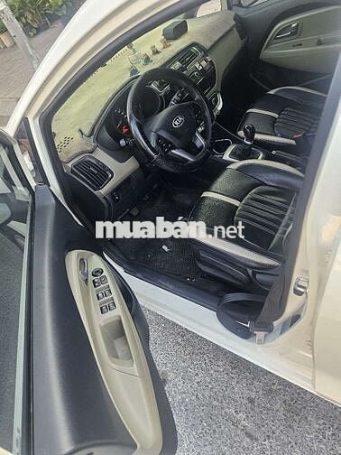 Kia Rio 2017 Số sàn màu Trắng