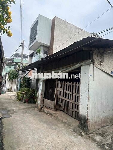 Bán đất  tặng nhà ,ngay cổng sau công viên phần mềm Quang Trung