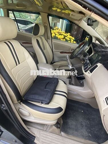 Toyota Innova 2007  - 11111 km