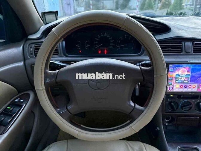 Toyota Camry 1999 - form đèn bông