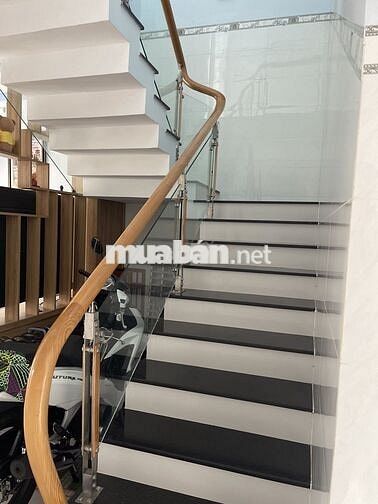 Bán nhà mặt tiền hai mặt tien nha long đien