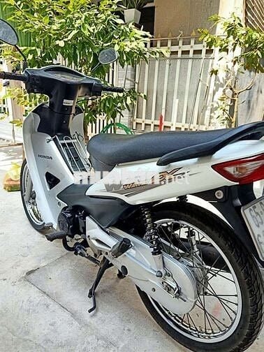 Honda Wave trắng Dư xe ba em bán ạ