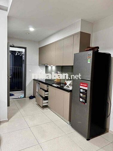 Cho thuê 69m2 - giá 10 triệu - full nội thất - có bancon lớn