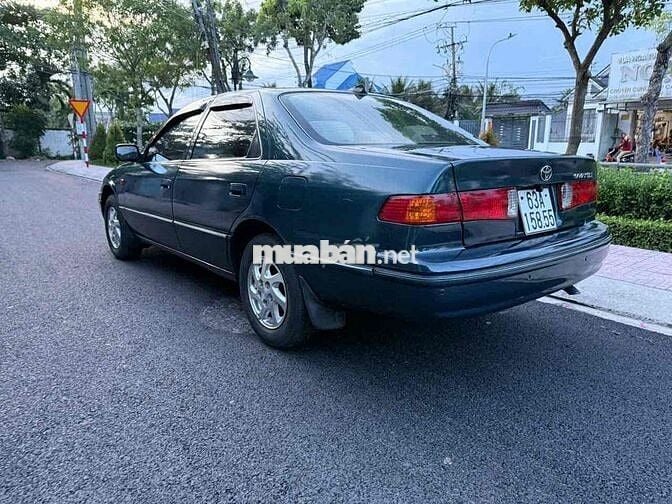 Toyota Camry 1999 - form đèn bông