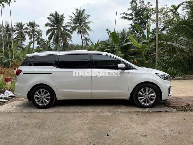 Kia Sedona 2020 2.2 DAT Deluxe - 300000 km