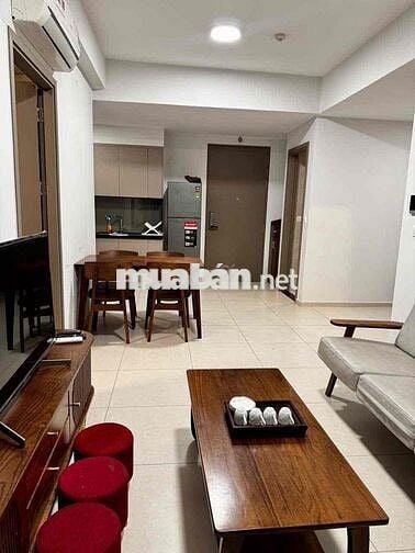 Cho thuê 69m2 - giá 10 triệu - full nội thất - có bancon lớn