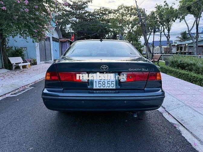 Toyota Camry 1999 - form đèn bông