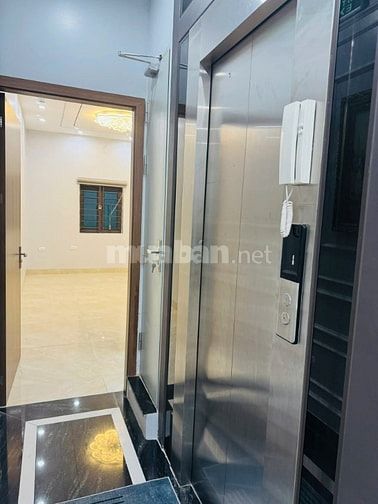 Nhà Đẹp Thang Máy, Đường Hoàng Mai 42m, 5 tầng, mt 3.5m, giá 12.8 tỷ.