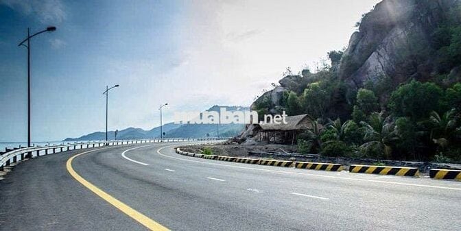 Bán nền view Vịnh Cam Ranh phù hợp xây khách sạn giá chỉ 850 triệu/nền