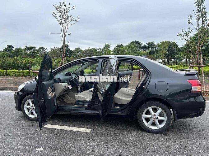 Toyota Yaris 2008 - 16 km