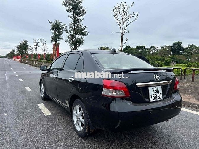 Toyota Yaris 2008 - 16 km