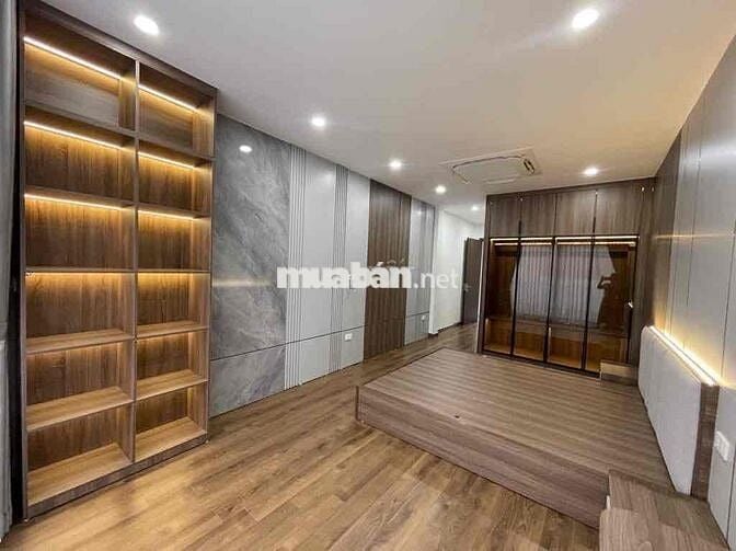 HOT NHÀ NGỌC THUỴ-VIEW HỒ-6T-Ô TÔ NGỦ NHÀ-ĐƯỜNG RỘNG-GẦN CHỢ , TRƯỜNG