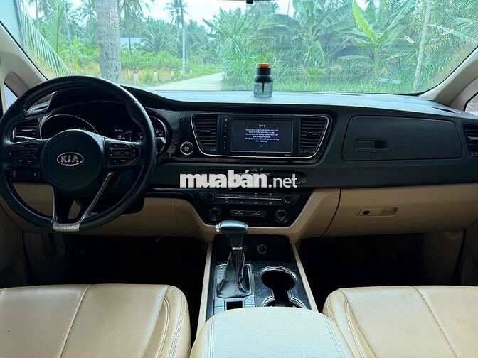 Kia Sedona 2020 2.2 DAT Deluxe - 300000 km