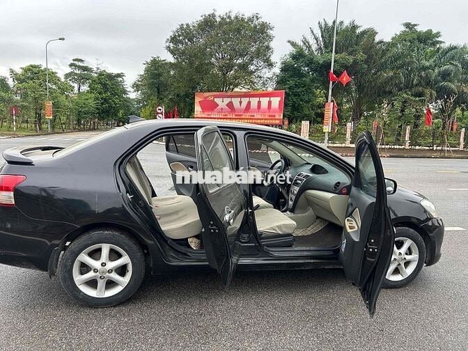 Toyota Yaris 2008 - 16 km