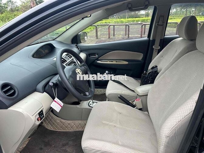 Toyota Yaris 2008 - 16 km