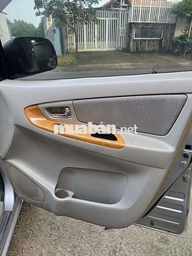 Toyota Innova 2009 G Bạc