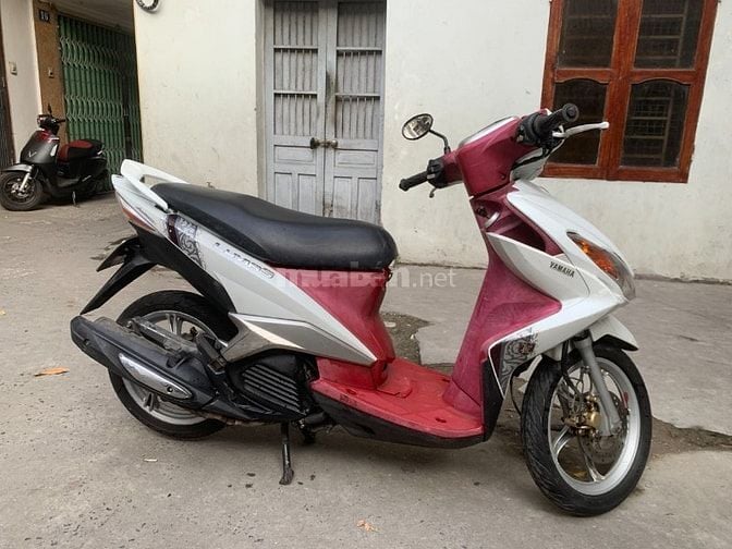 Cần bán xe Yamaha LUVIRS 125cc màu trắng, biển 29C1