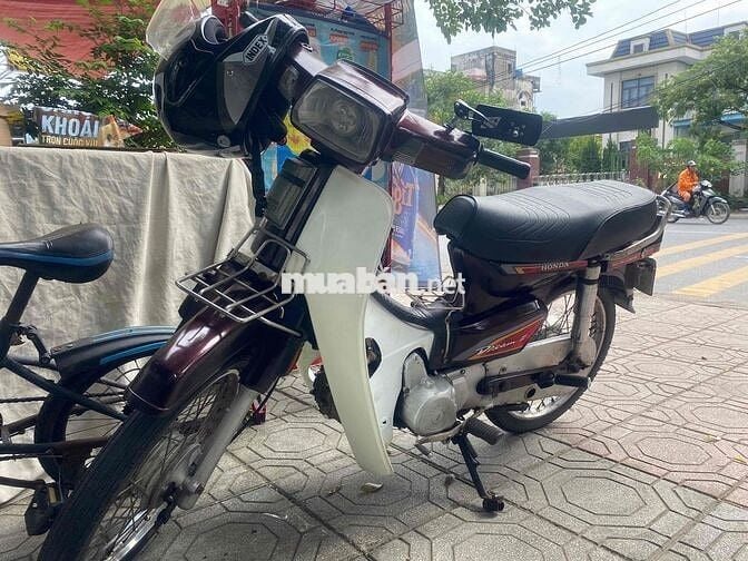 xe đi bốc . máy móc êm ru