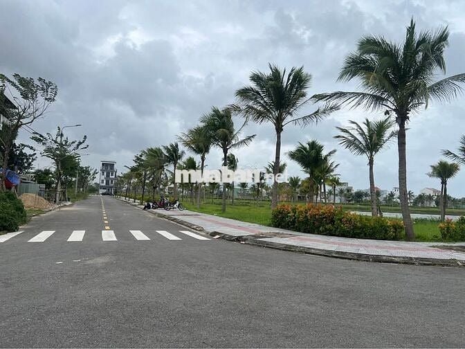 Hiếm -Cặp đất sạch đối diện công viên b2-132 Đầm Sen chỉ 55 triệu/m2