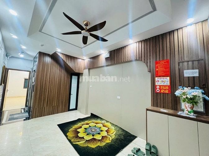 Nhà Đẹp Thang Máy, Đường Hoàng Mai 42m, 5 tầng, mt 3.5m, giá 12.8 tỷ.