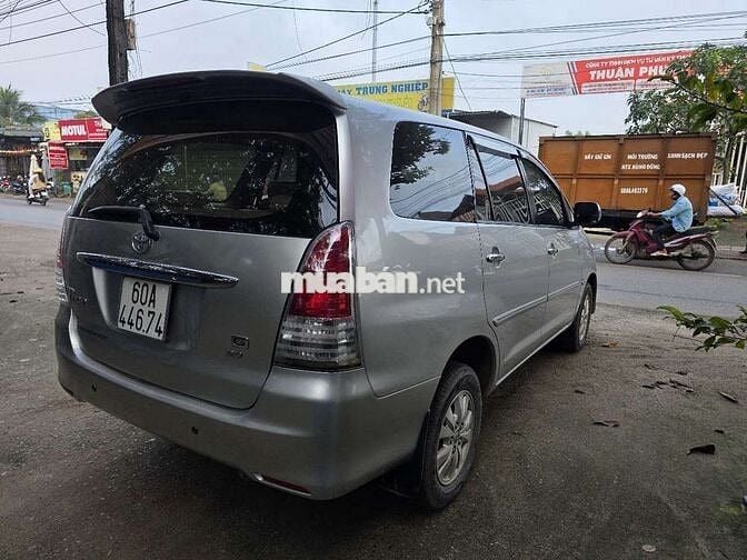 Toyota Innova 2009 G Bạc