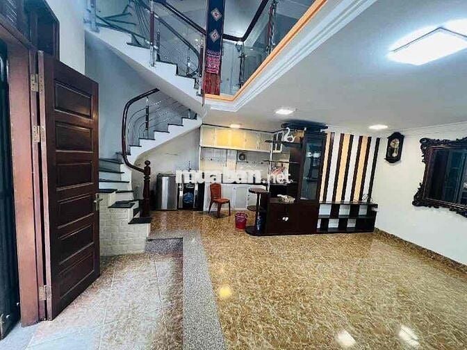 Tầm tài chính hiếm có căn lô góc – gần phố – nhà còn mới