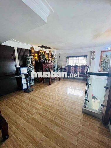 Tầm tài chính hiếm có căn lô góc – gần phố – nhà còn mới