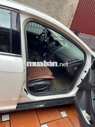 Ford Focus 2015 Trend 1.6 AT Hatchback - 120000 km