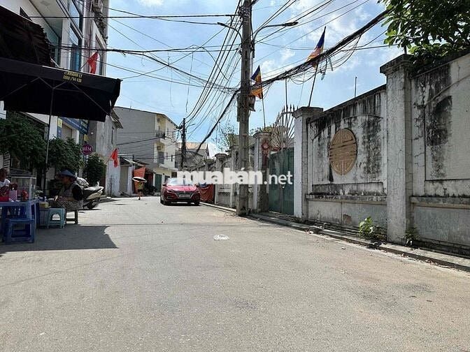 ĐẤT ĐẸP LÔ GÓC 2 MẶT TIỀN, NGÕ THÔNG,Ô TÔ VÀO ĐẤT, GẦN QL VÕ VĂ