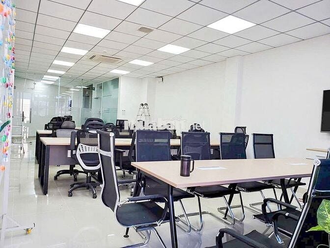 💼 Tòa Nhà 5 Tầng Quận 1 – Thang Máy, Diện Tích 5.5x20m – Giá Cực Tốt