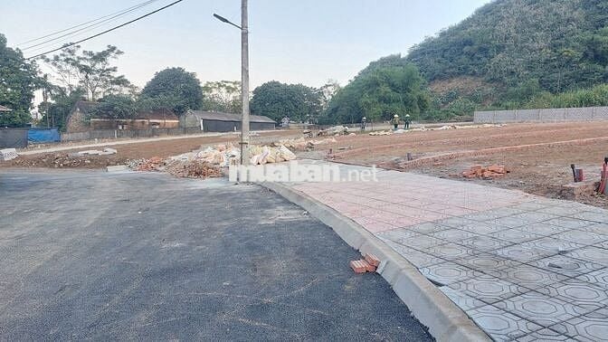 2 TỶ PHÂN LÔ VỈA HÈ TÃI XÃ CƯ YÊN LƯƠNG SƠN