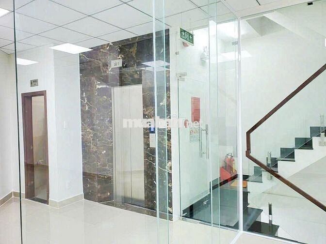 💼 Tòa Nhà 5 Tầng Quận 1 – Thang Máy, Diện Tích 5.5x20m – Giá Cực Tốt
