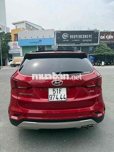 Hyundai Santa Fe 2016 2.4 AT 4 WD - 100000 km