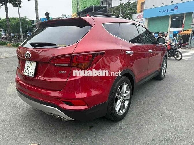 Hyundai Santa Fe 2016 2.4 AT 4 WD - 100000 km