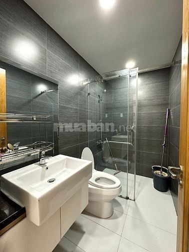 Cần bán gấp hẻm 5m khu nội bộ Hai Bà Trưng,Q.1.DT 4 x18, 5 tầng, 20 tỷ