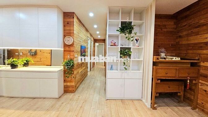 Cho thuê gấp Golden Palace, Mễ Trì 120m2 3PN nội thất đẹp giá 17tr/th