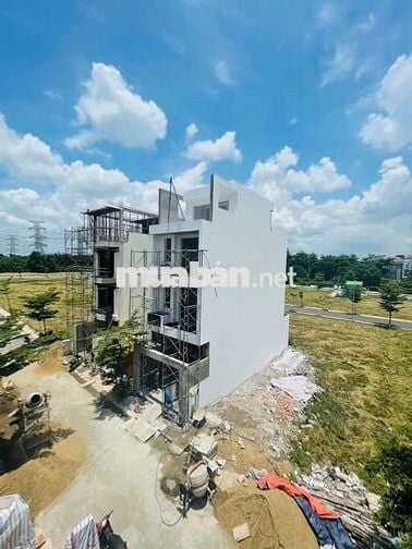 182m2 có 90m2 thổ cư 7,3 tỷ đường 16m KDC Saigon South sát MT LVL