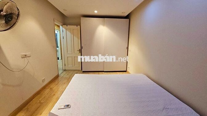 Cho thuê gấp Golden Palace, Mễ Trì 120m2 3PN nội thất đẹp giá 17tr/th