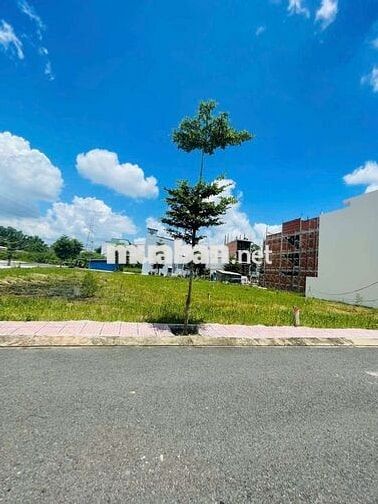 182m2 có 90m2 thổ cư 7,3 tỷ đường 16m KDC Saigon South sát MT LVL