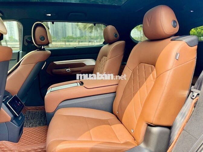 VF9 Plus 2023 - Màu trắng - 2v5km - Thuê pin (SDI)