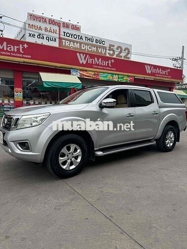 Nissan Navara Bạc 5 chỗ Số tự động