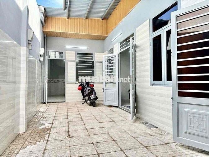 Nhà Ngay Cao Đẳng Điện Lực Sẵn 2 Máy Lạnh 2Pn Giá 6 Triệu